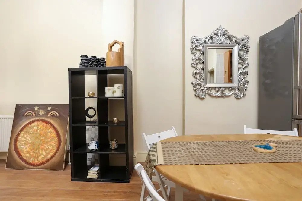 3 Bed Kensington Apartment with Balcony