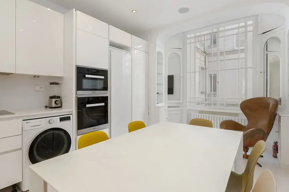 Luxury 5 Bed Residence - Opposite Arc de Triomphe