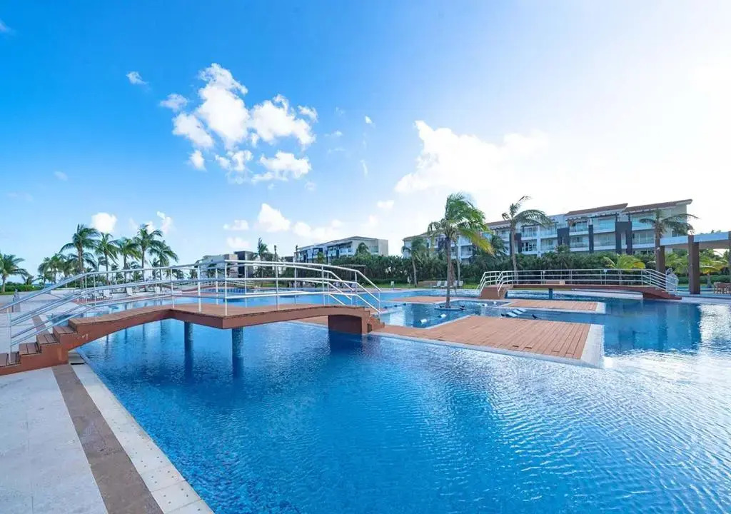 True Beachfront Condo - Corazon