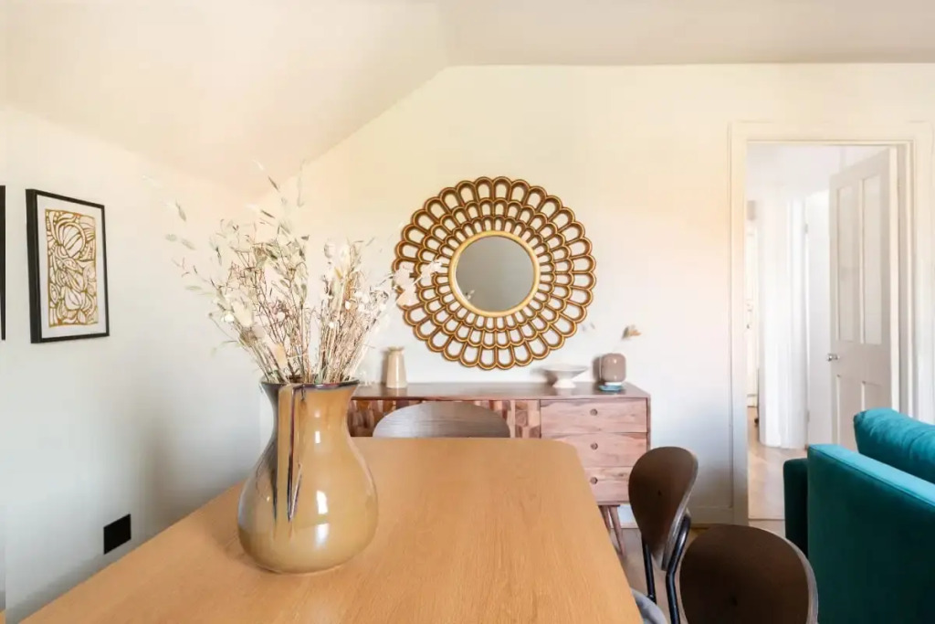 The Streatham Common - Modern & Bright 2BDR Apartment