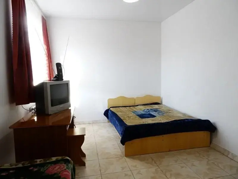 Rodnikovaya 21 V Guest House
