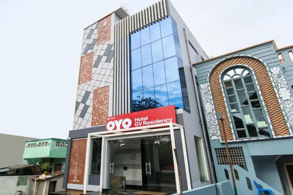 OYO Flagship Hotel GV Residency