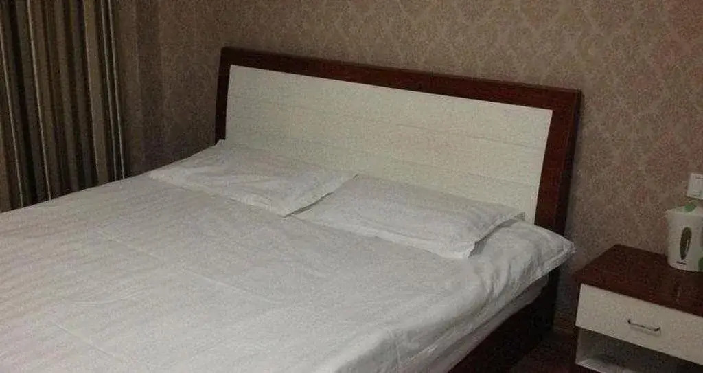 Taizhou Jiangyan Xinrong Hotel