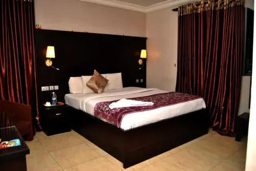 Royal Jatoz Hotels