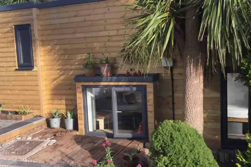 5 Bed House - Sleeps 15 - Pets - Garden - Parking