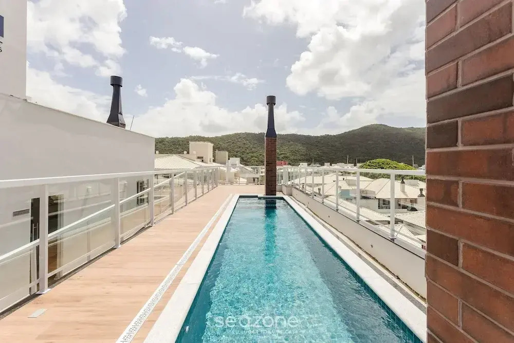 Building With Swimming Pool in Ingleses Norte - STN