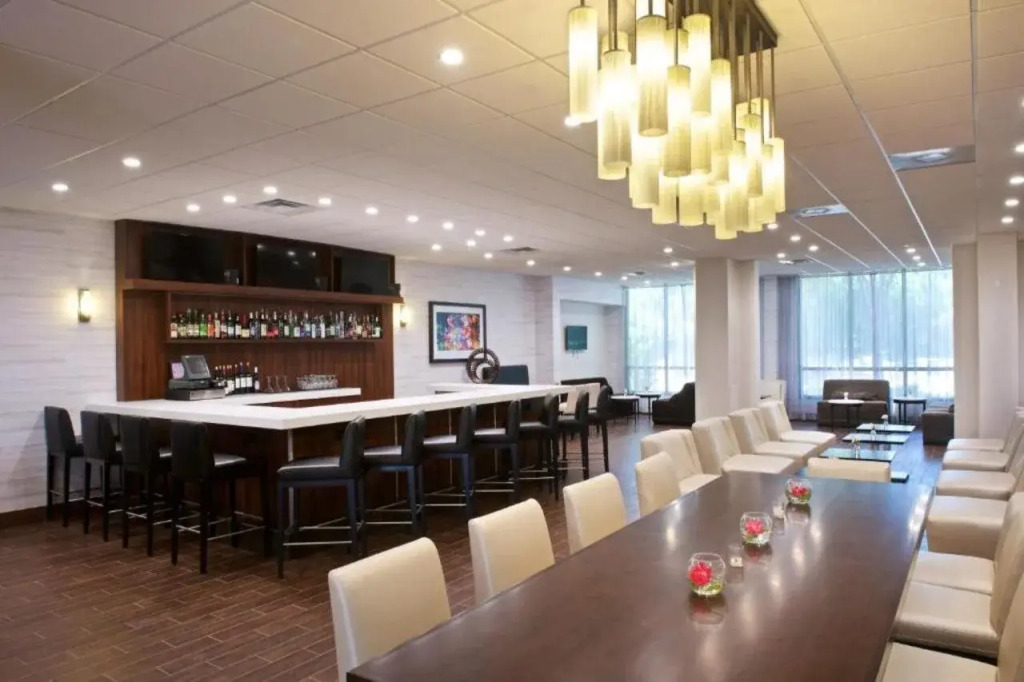 Embassy Suites by Hilton Detroit - Livonia/Novi