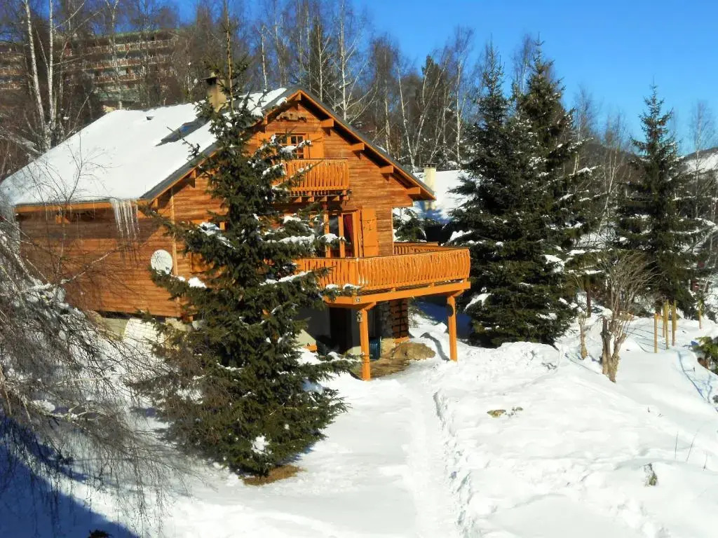 Chalet de 4 chambres avec jardin amenage a Ax les Thermes a 1 km des pistes