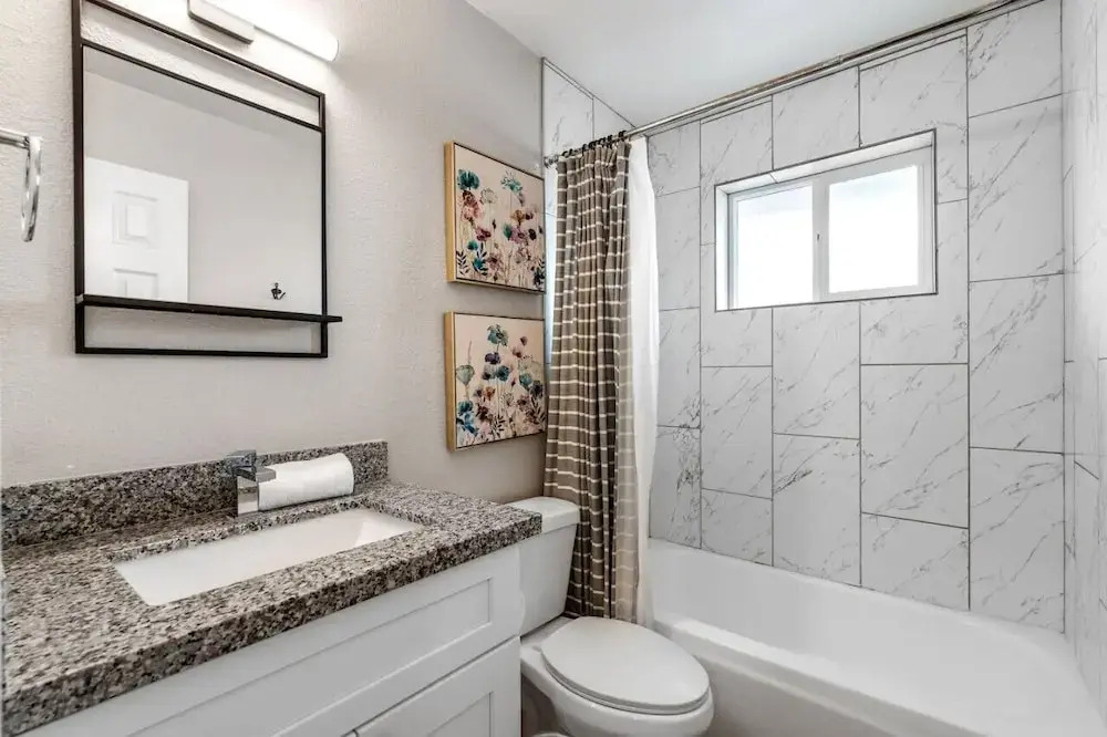 Fashion Square Apt3