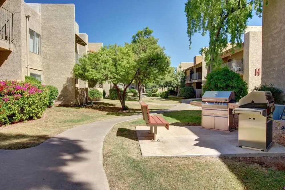Thomas N6 Phoenix 2 Bedroom Condo by Redawning