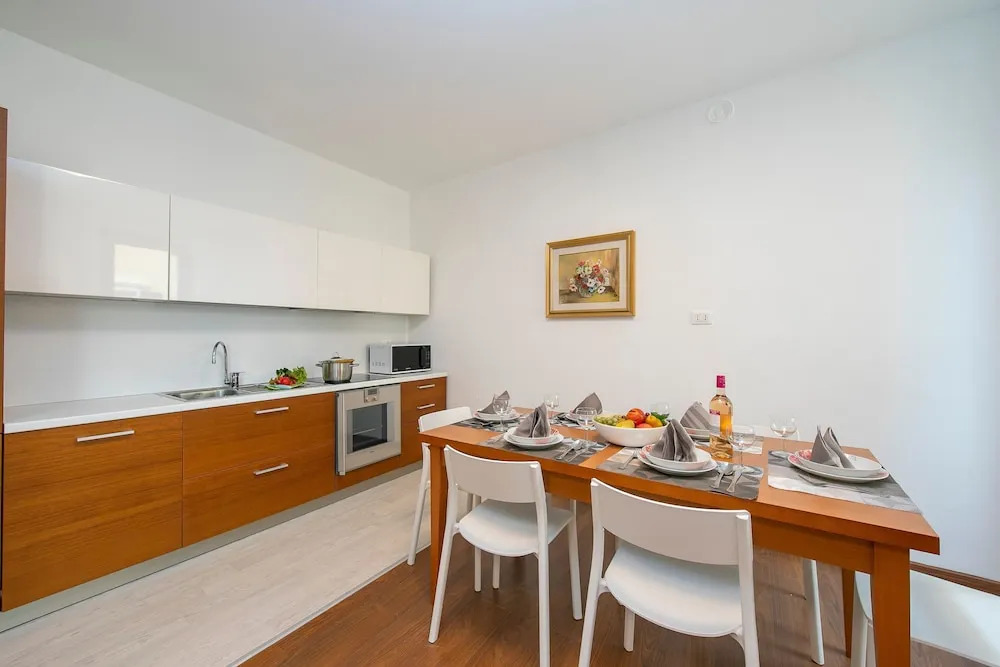 Residenza Rocca Del Lago 4