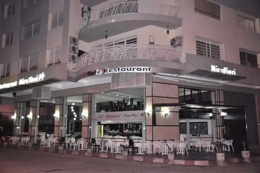 Elegant 2BR, Private Terrace, AC, Fast WiFi & Parking, Maarif