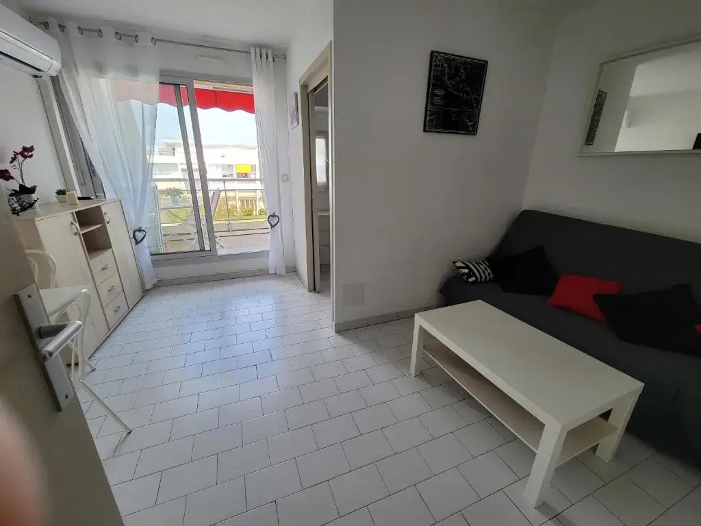 Studio Cabine Climatise Avec Parking Au Couchant