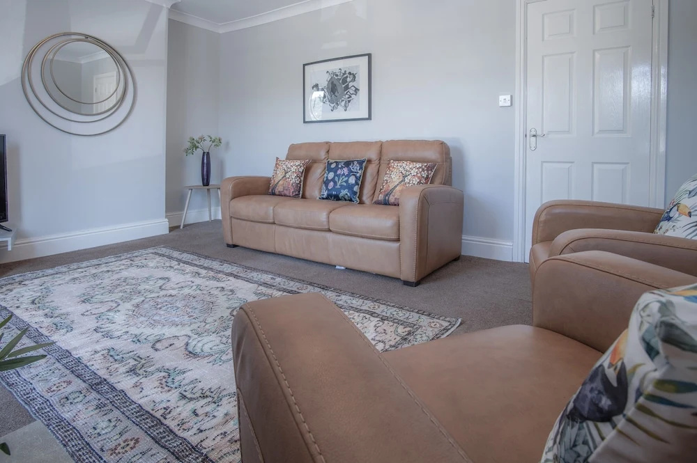 Langland Road - 2 Bedroom Town House