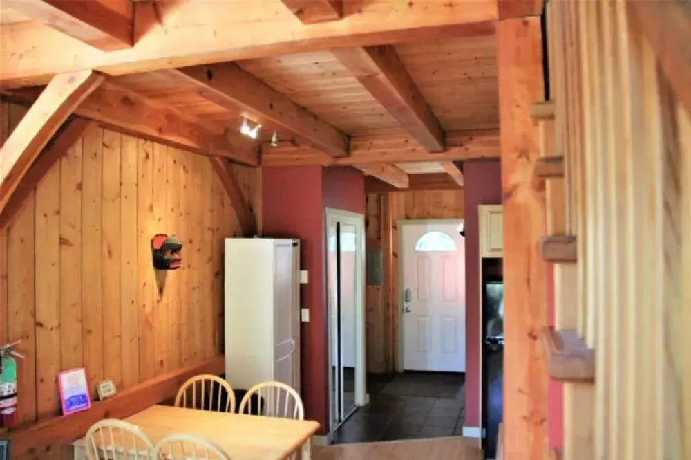 Best Coast Cabin