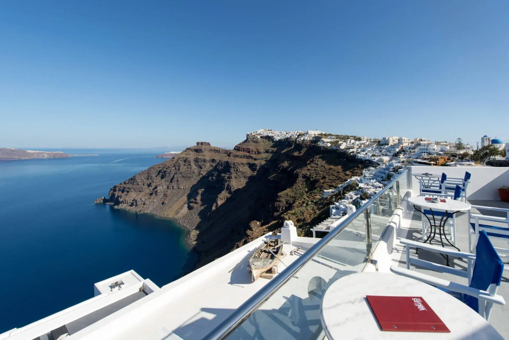 Vallas Apartments & Villas