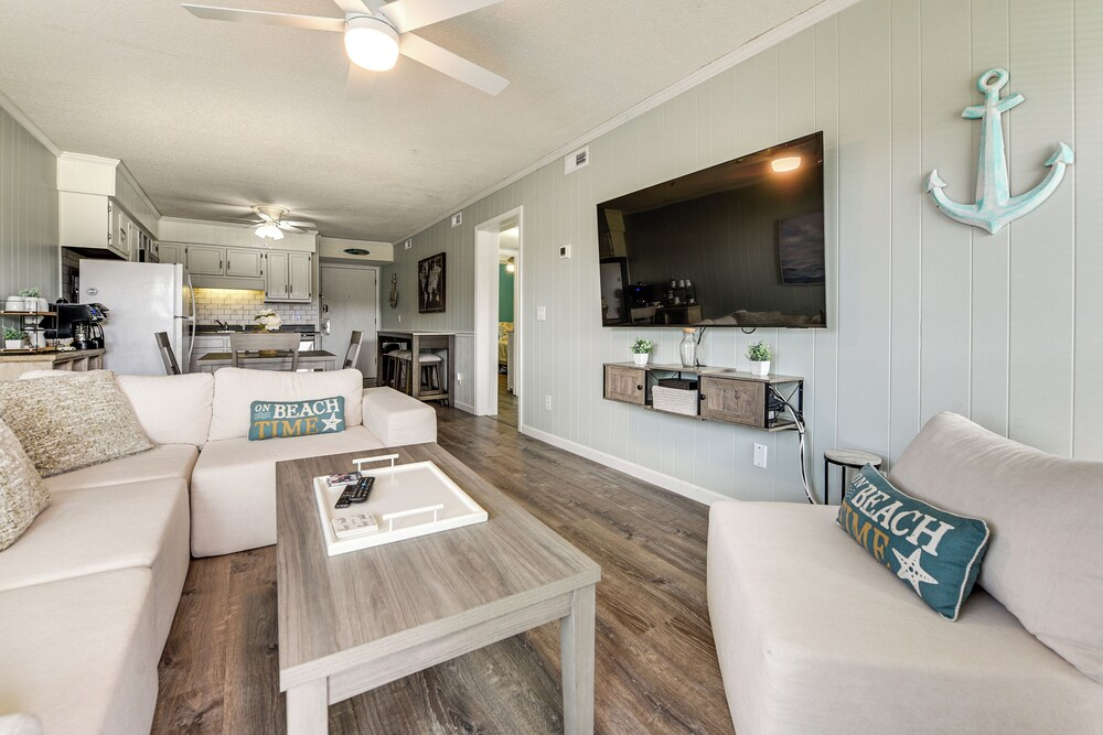 3 Mi to Broadway at the Beach: Oceanfront Getaway!