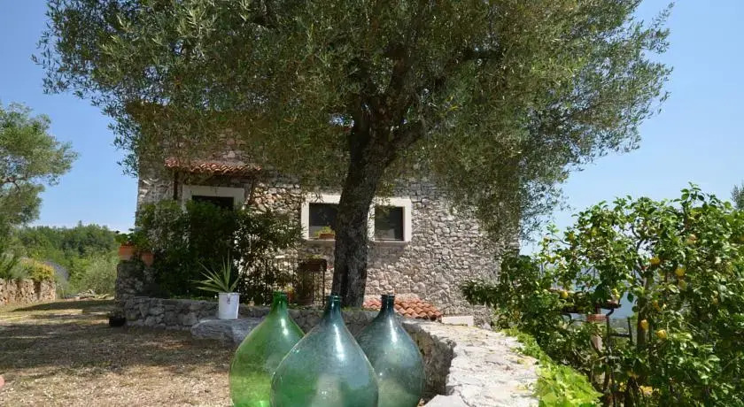 Agrestis Domus