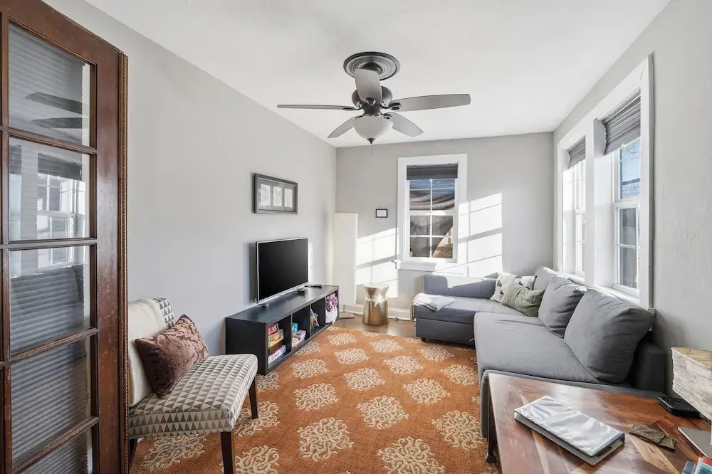 The Chocolate Suite - Walkable And Peaceful 2 Bedroom Home