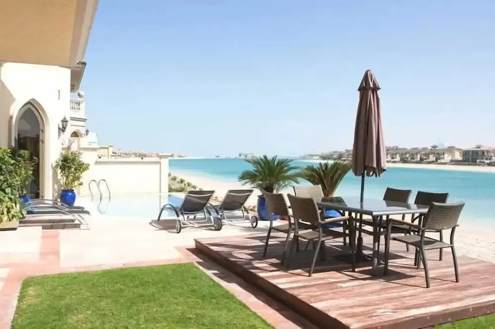 Kennedy Towers - Frond E Villa