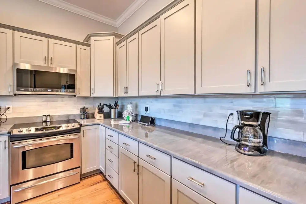 Home Near 30 A: Walk to Beach, Shops & Bicycles!