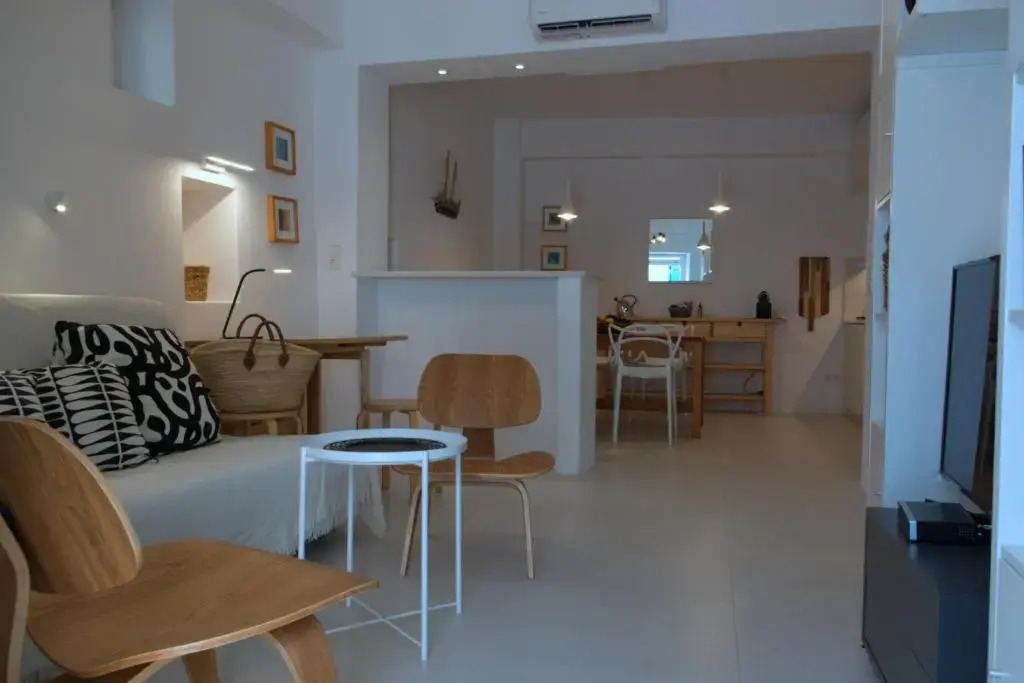 White cycladic town house with sea vew
