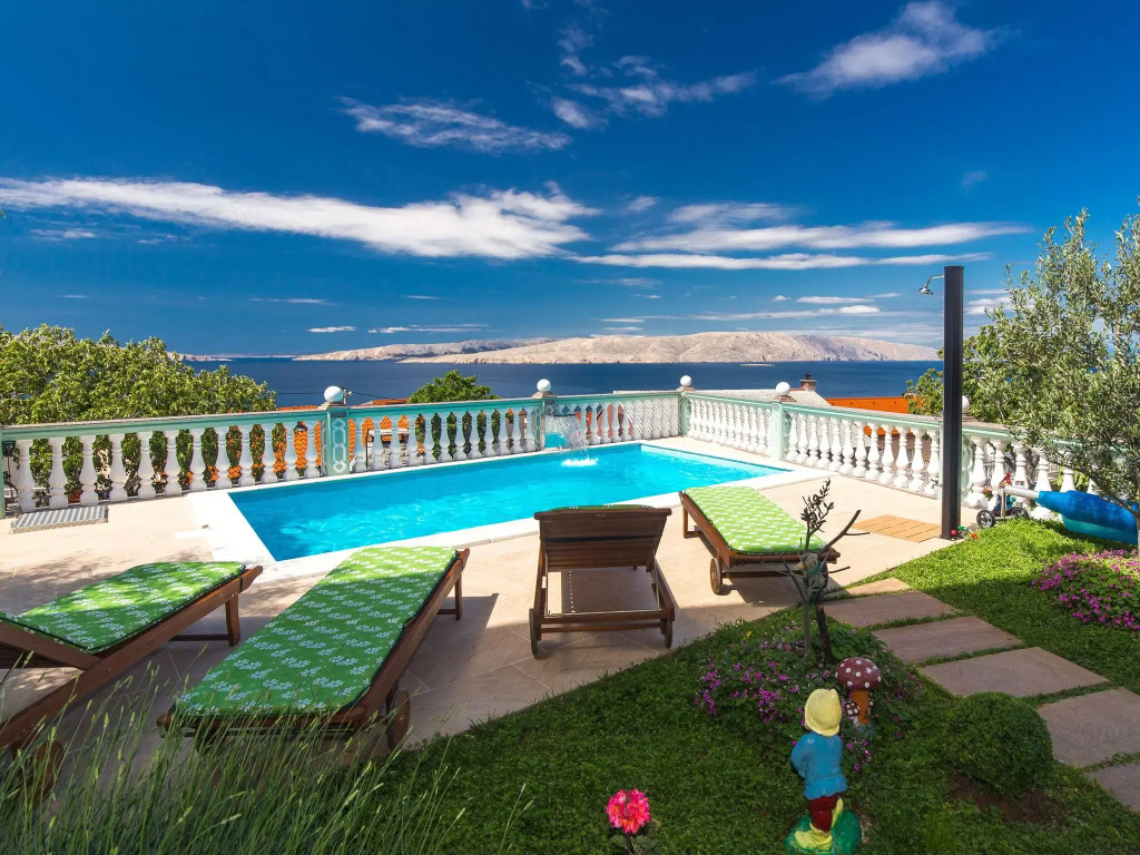Apartment in Senj Near the Sea & Pool