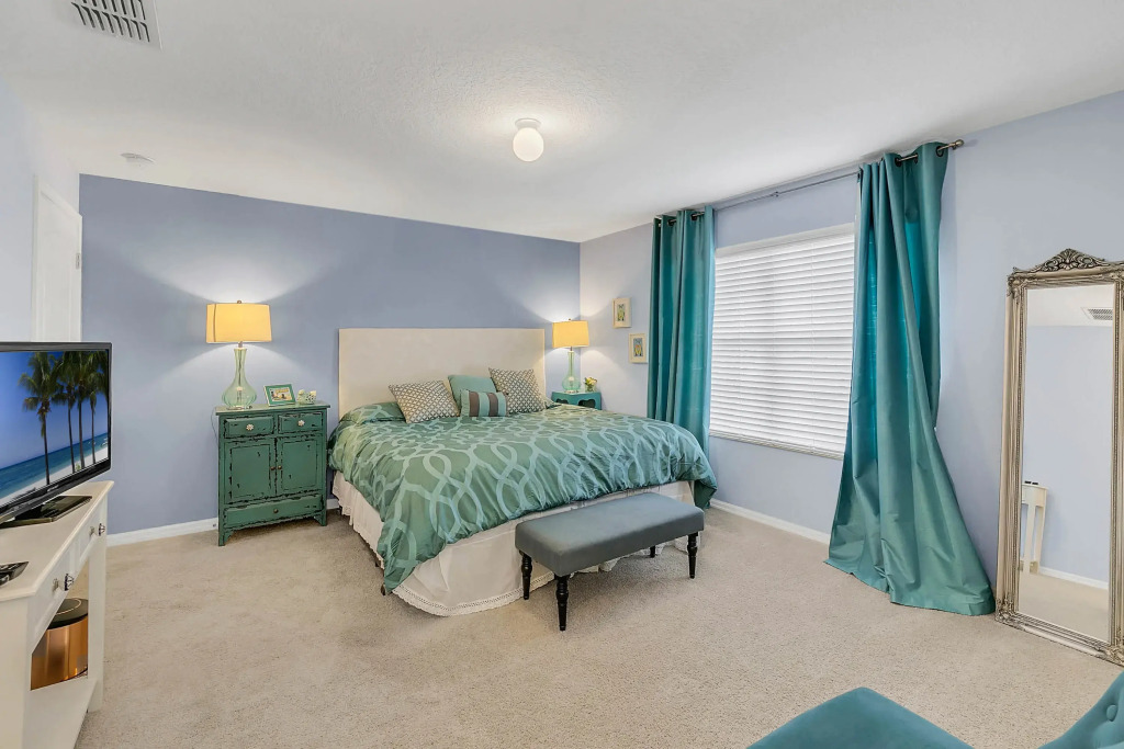 4 Bd 3 Ba Storey Lake 3150 Pp