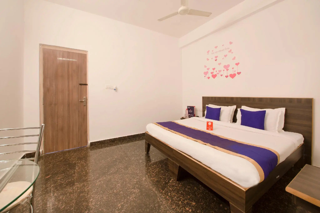 OYO 9936 Elite Inn