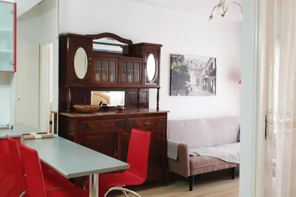 Central apt with private rooftop and stunning view