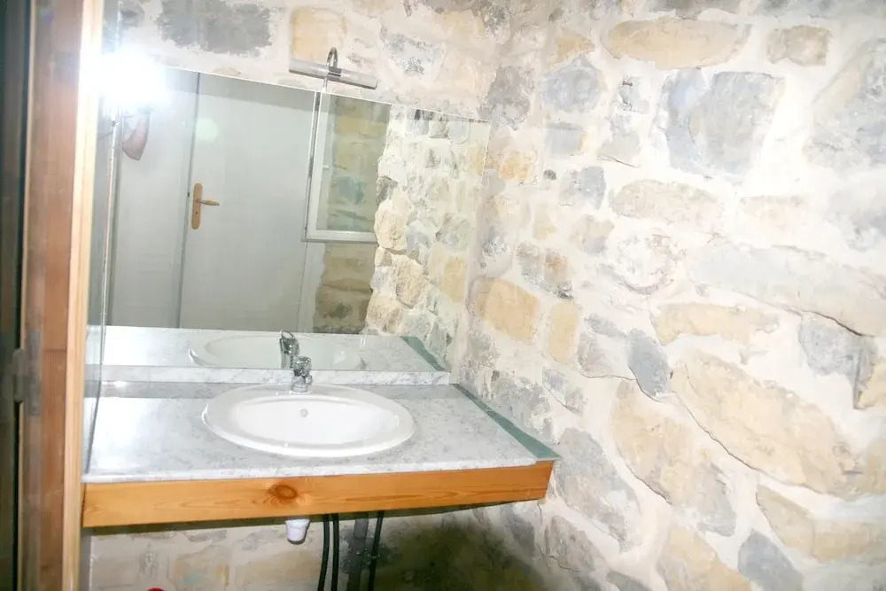 Apartment With 3 Bedrooms in Grospierres, With Wonderful Mountain View