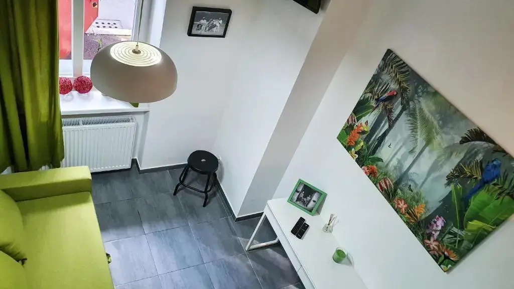 Pokój prywatny ze smartTV, NETFLIXem i antresolą
