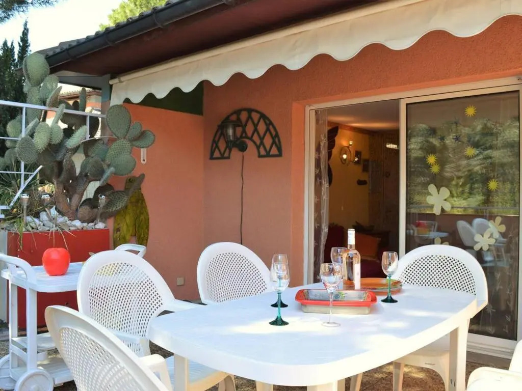 Appartement Le Lavandou, 3 pièces, 6 personnes - FR-1-251-353