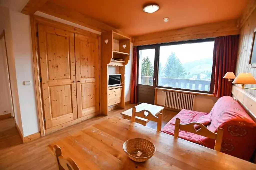 BRIGHT 45 m with VIEW of the Mont-Blanc