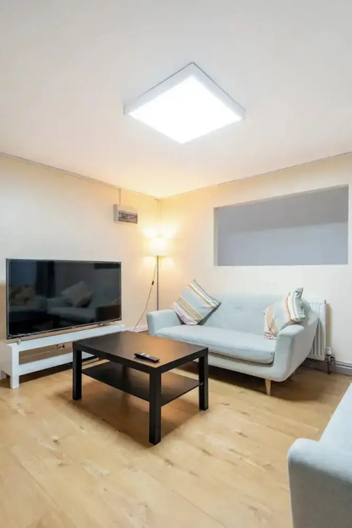 Pleasant Apartment in near Birmingham City Center