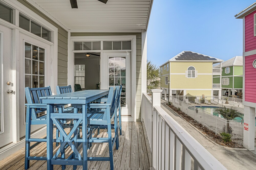 1 Block to Shore: Myrtle Beach Home w/ Pool Access