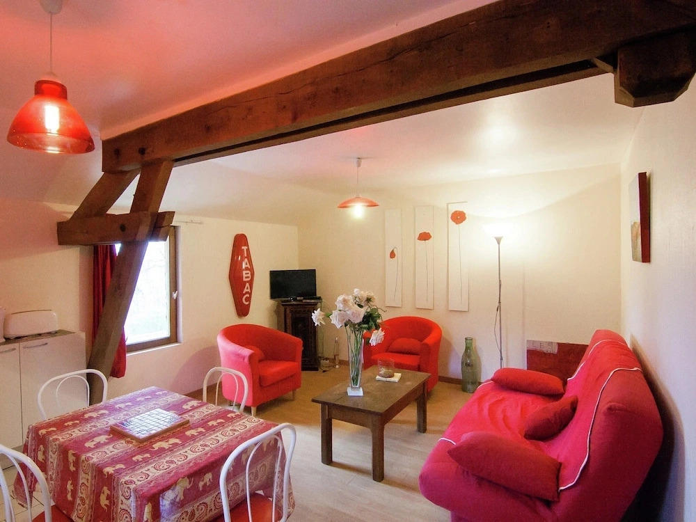 Cottage in Bourgnac with Whirlpool