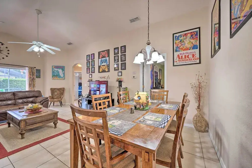 10 Mi to Disney + Heated Pool: Florida Abode!