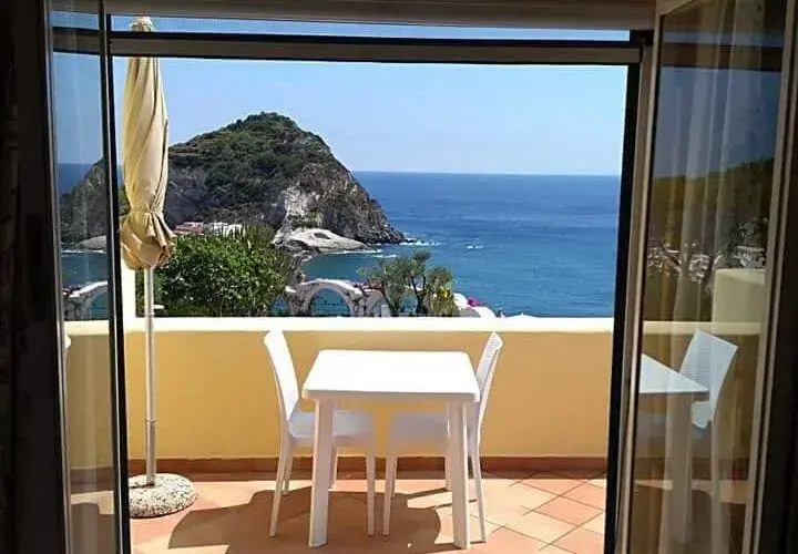 Tropical Holiday Room