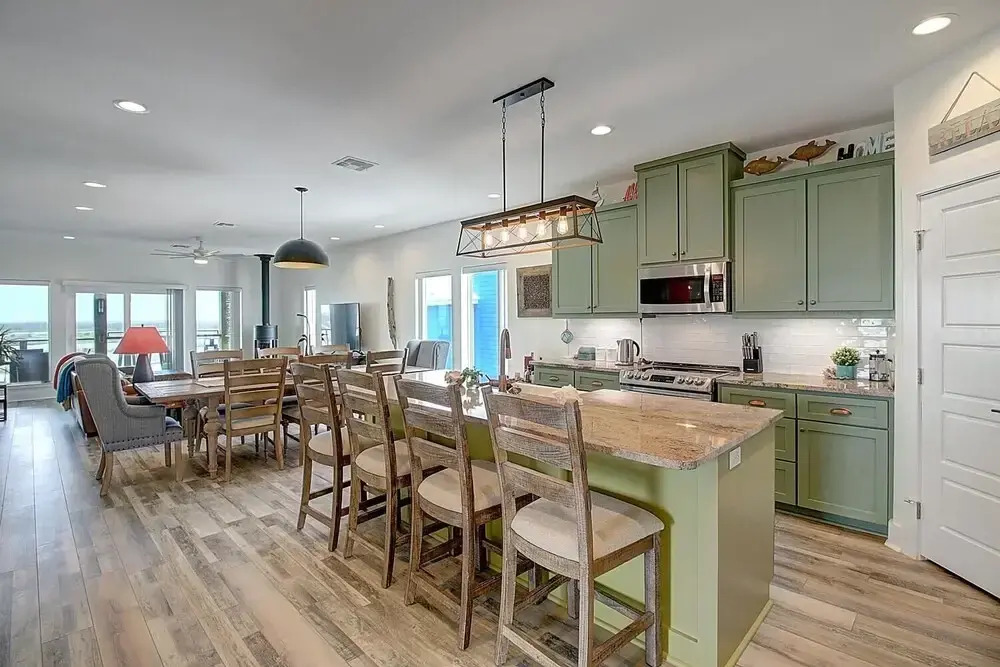 Paradise Ahoy 4 Bedroom Home by Redawning