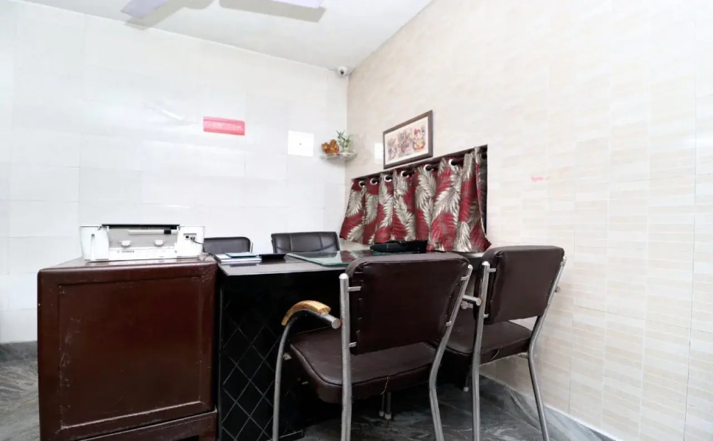 OYO 23066 Shiv Guest House