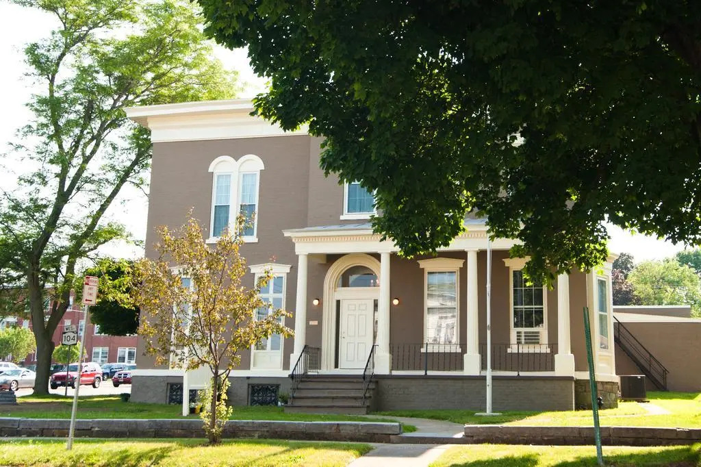 Beacon Hotel Oswego
