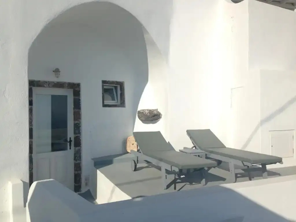 Altana Cliffside Villas