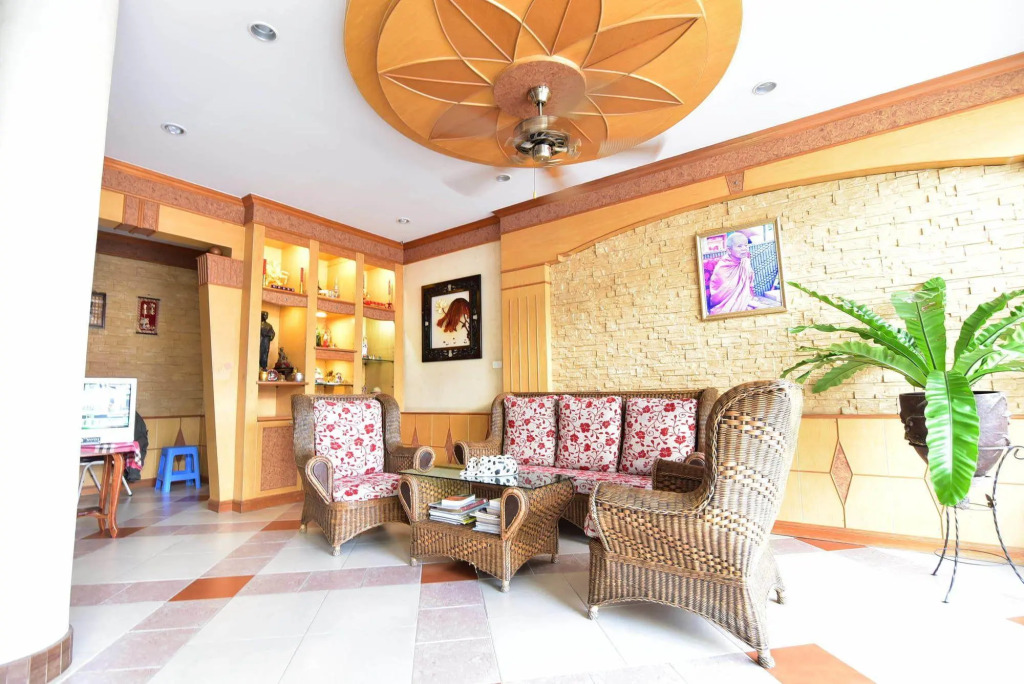 Sansabai House Hotel