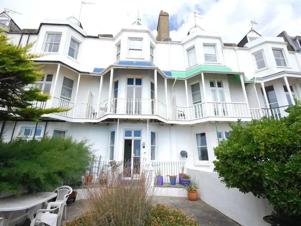 Vintage Holiday Home in Hythe With Garden