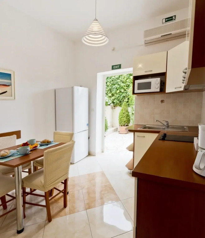 Apartment Michelle - 2 Bedrooms,Terrace, Sea View
