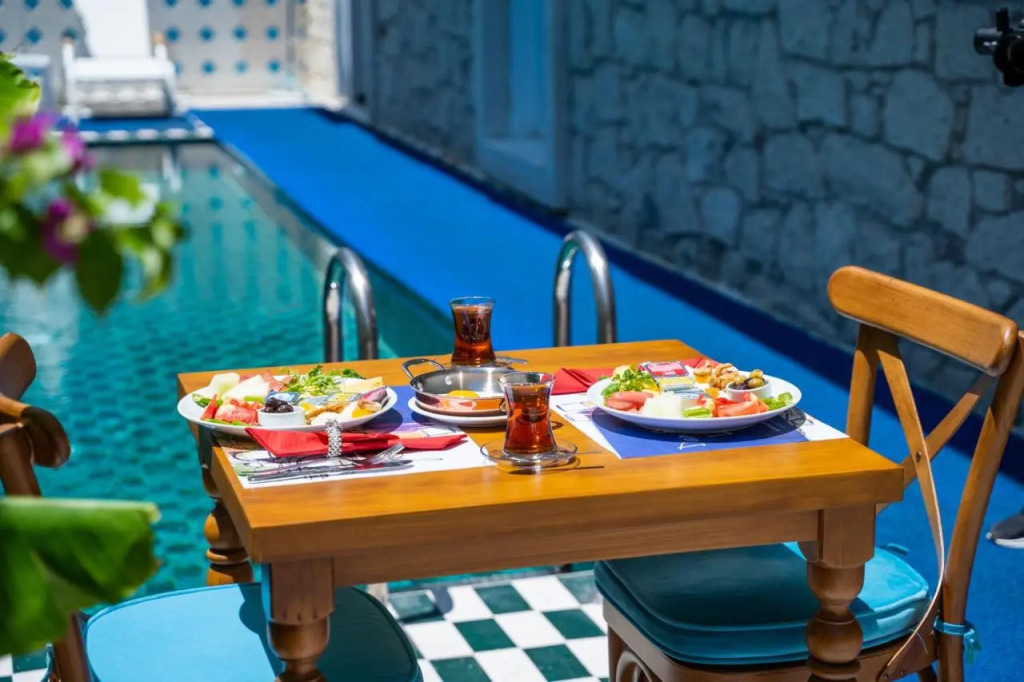 DAM HOTEL LARA