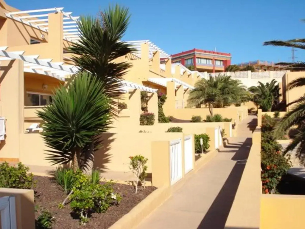 Book Jet - Las Lomas Sunny Holiday Homes