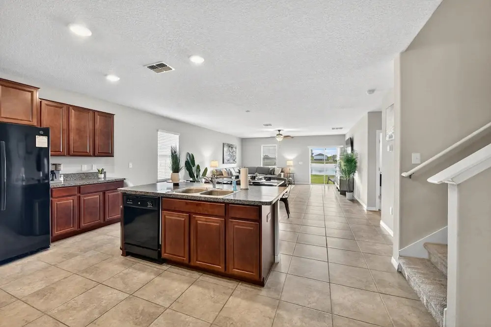 Spacious Getaway Near Apollo Beach 5 Bedroom Home
