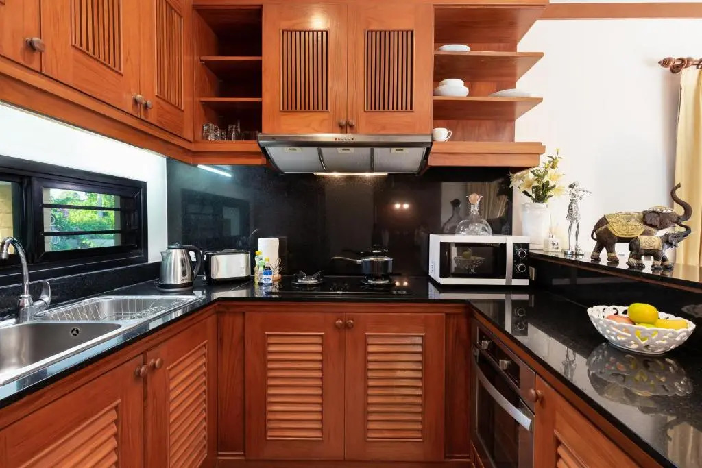 Tropical Living at 3BR Pool Villa Bianca, Baan Bua Luxury Estate, Nai Harn Beach